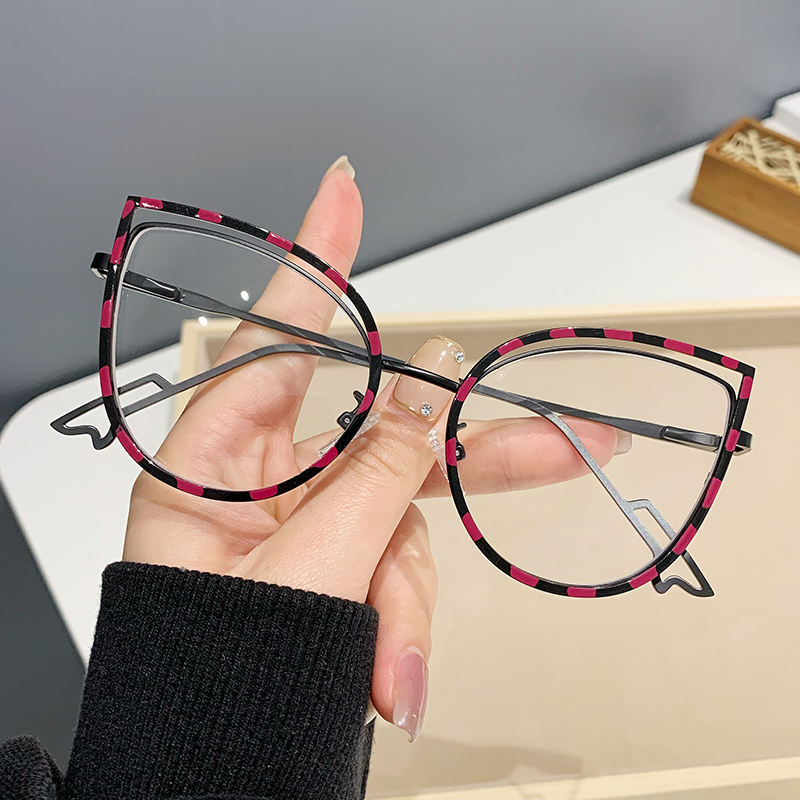 Trendy Metal Cat Eye Sunglasses – Women’s Photochromic Computer Eyewear - Image 5