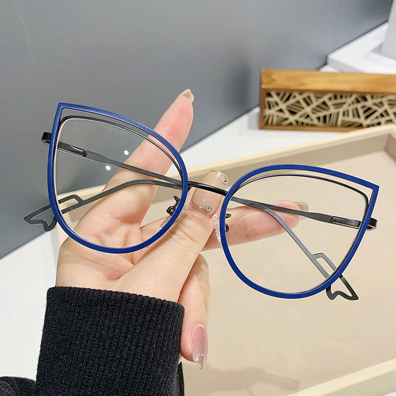 Trendy Metal Cat Eye Sunglasses – Women’s Photochromic Computer Eyewear - Image 3