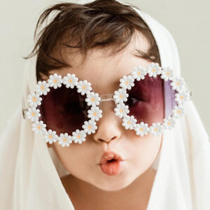 Cute Kids’ Flower Sunglasses – White & Yellow Round Beach Glasses for Girls🌸
